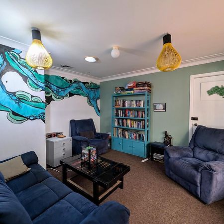 Ozzie Pozzie Backpackers Vandrarhem Port Macquarie Exteriör bild