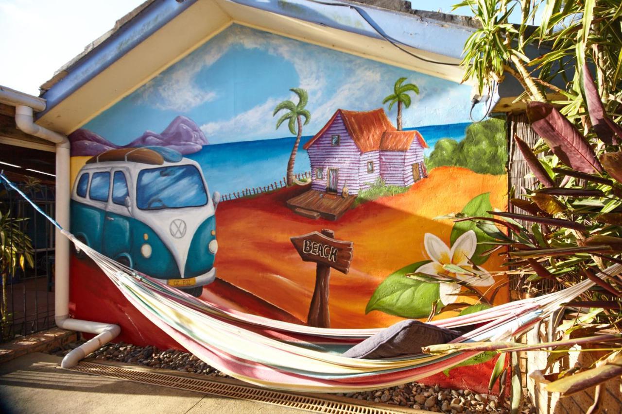 Ozzie Pozzie Backpackers Vandrarhem Port Macquarie Exteriör bild