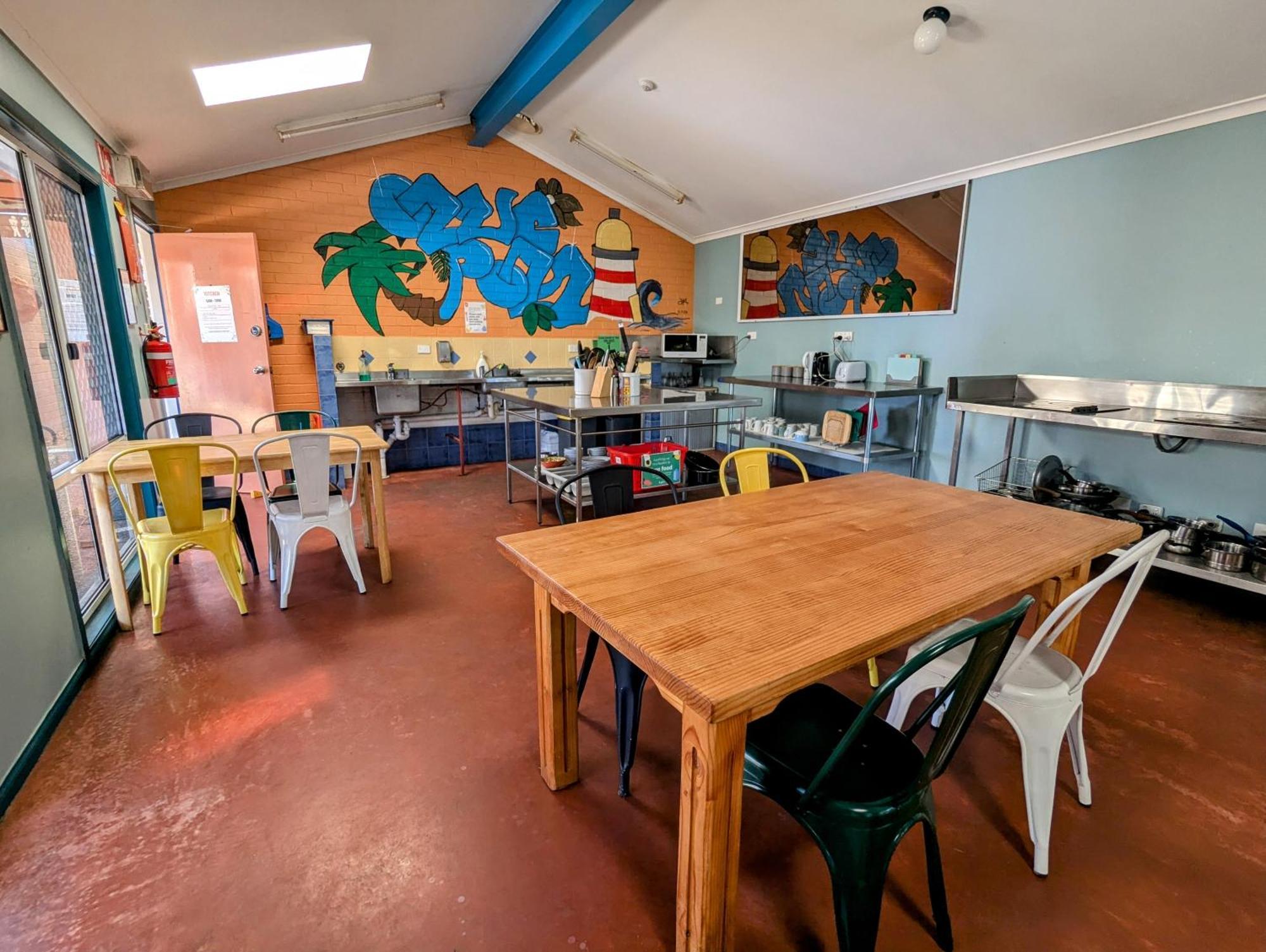 Ozzie Pozzie Backpackers Vandrarhem Port Macquarie Exteriör bild