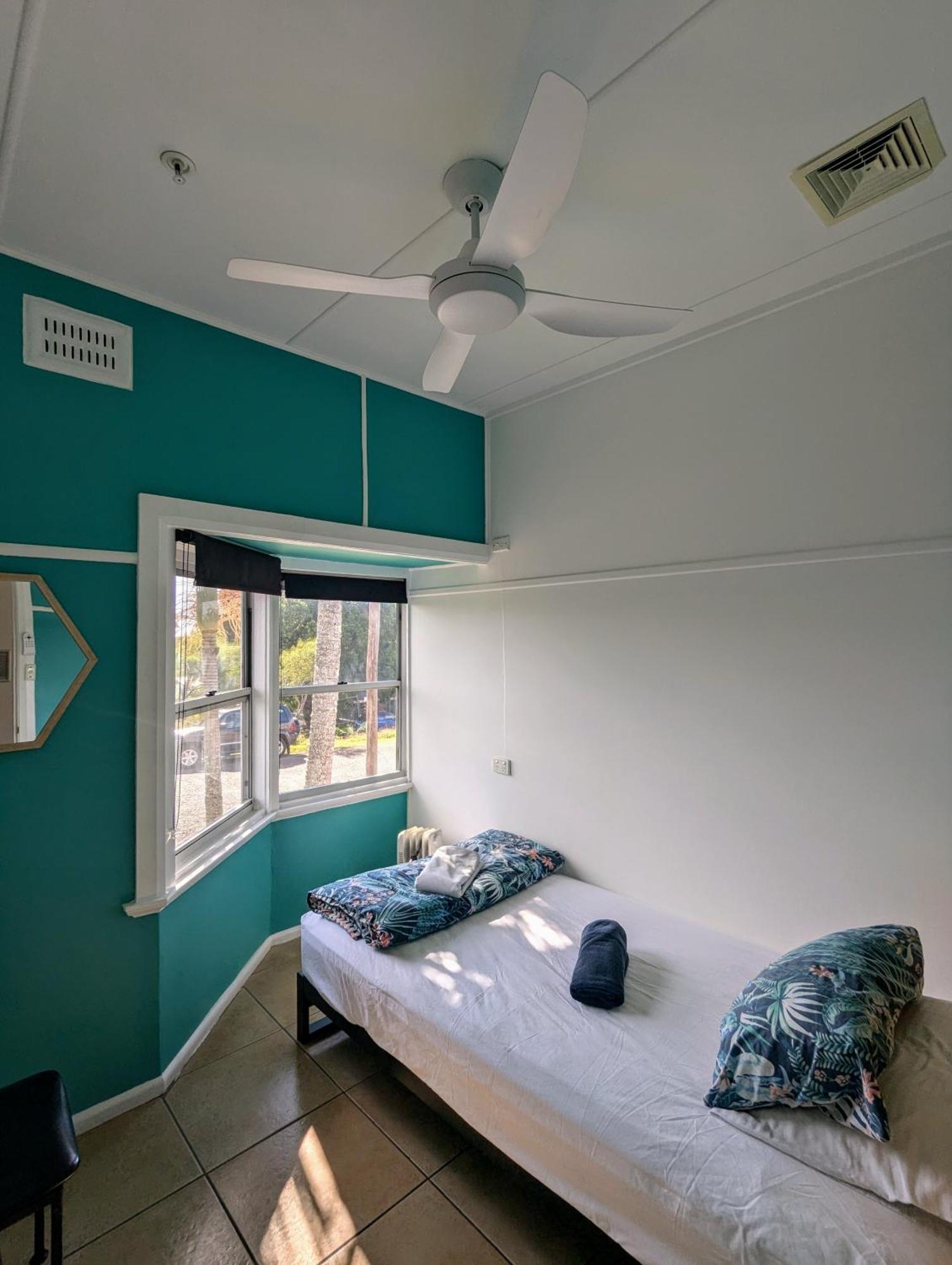 Ozzie Pozzie Backpackers Vandrarhem Port Macquarie Exteriör bild