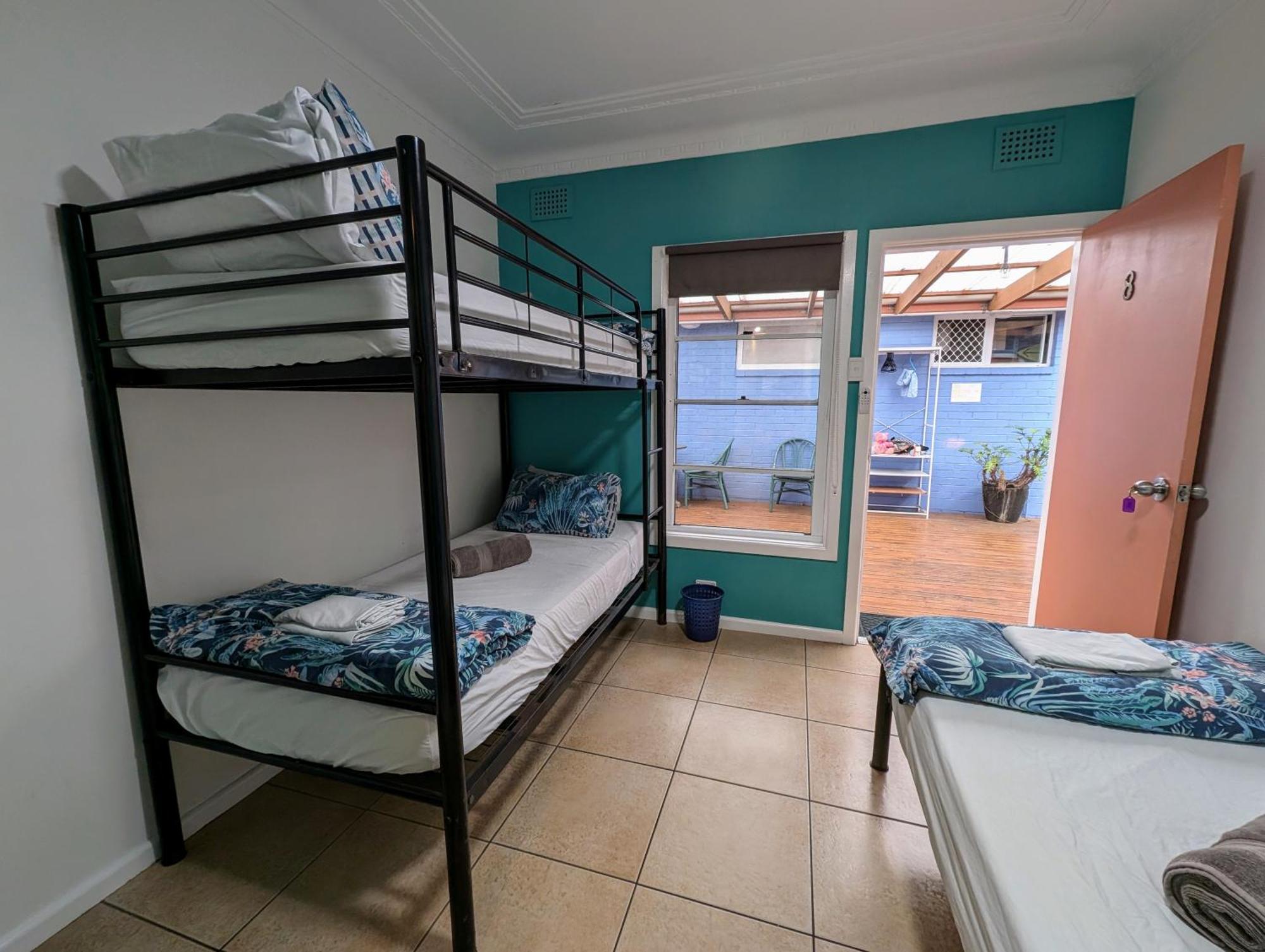 Ozzie Pozzie Backpackers Vandrarhem Port Macquarie Exteriör bild