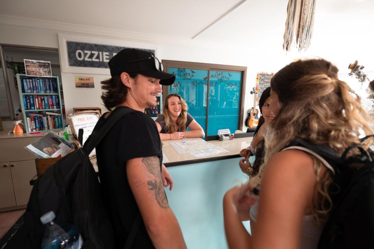 Ozzie Pozzie Backpackers Vandrarhem Port Macquarie Exteriör bild