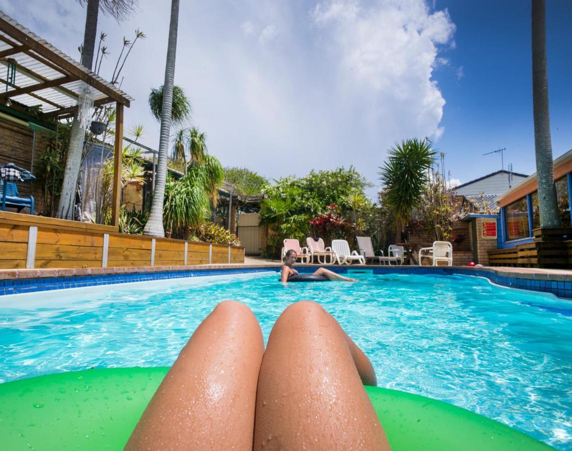 Ozzie Pozzie Backpackers Vandrarhem Port Macquarie Exteriör bild